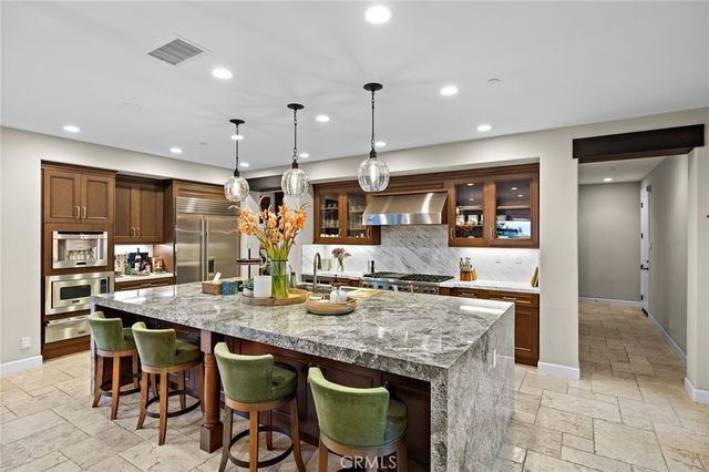 137 Sunset, Irvine, CA 92602