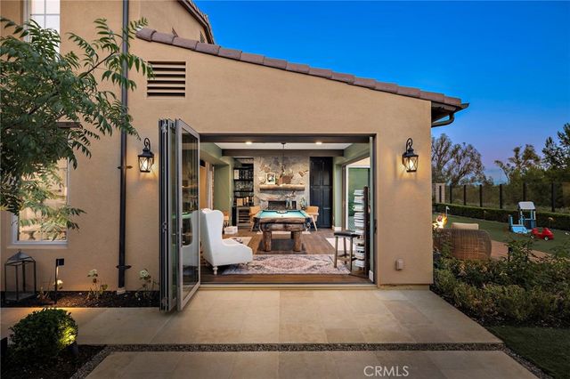 137 Sunset, Irvine, CA 92602