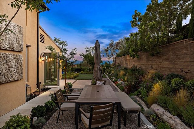 137 Sunset, Irvine, CA 92602