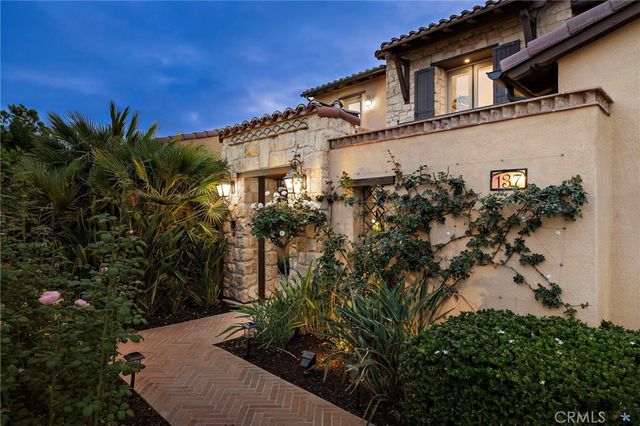 137 Sunset, Irvine, CA 92602