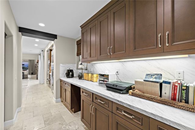 137 Sunset, Irvine, CA 92602