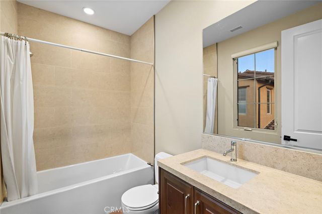 137 Sunset, Irvine, CA 92602
