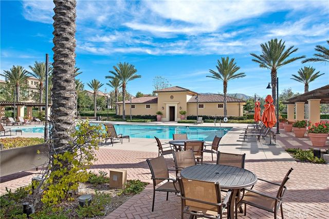 137 Sunset, Irvine, CA 92602