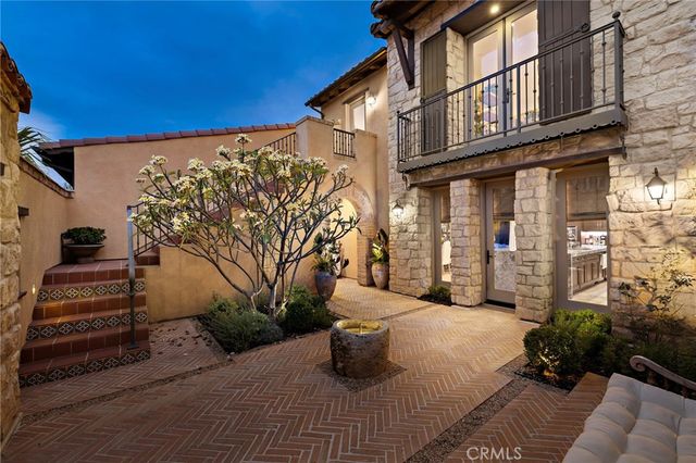 137 Sunset, Irvine, CA 92602