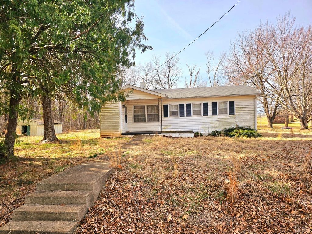 Image 1 of property listing at 292 Evergreen Avenue, Appomattox, VA 24522