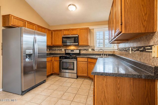 3676 LA CUESTA Drive, El Paso, TX 79936