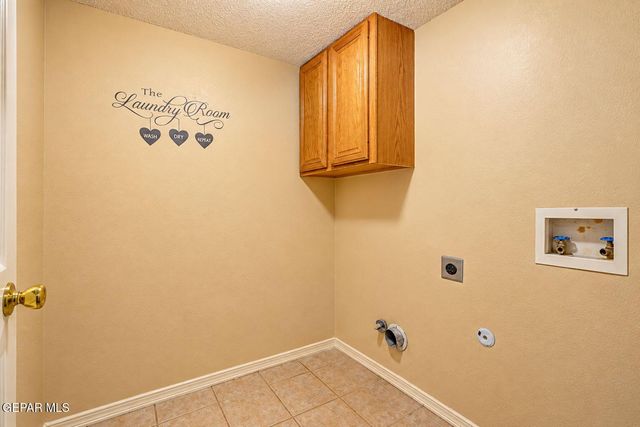 3676 LA CUESTA Drive, El Paso, TX 79936