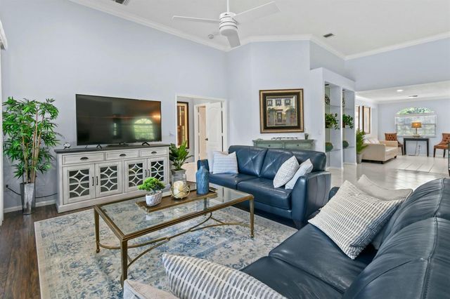 252 Legendary Circle, Palm Beach Gardens, FL 33418