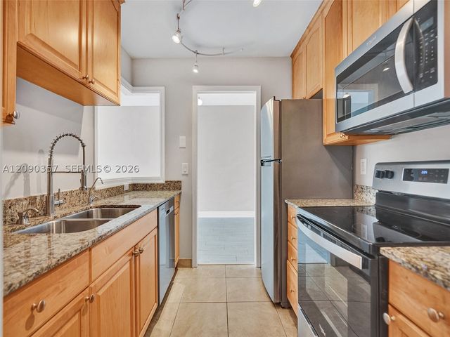 400 N Riverside Dr 303, Pompano Beach, FL 33062