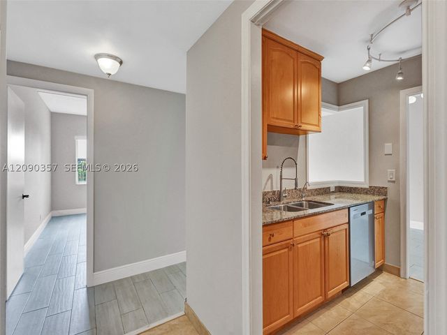 400 N Riverside Dr 303, Pompano Beach, FL 33062