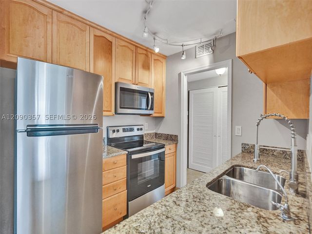 400 N Riverside Dr 303, Pompano Beach, FL 33062