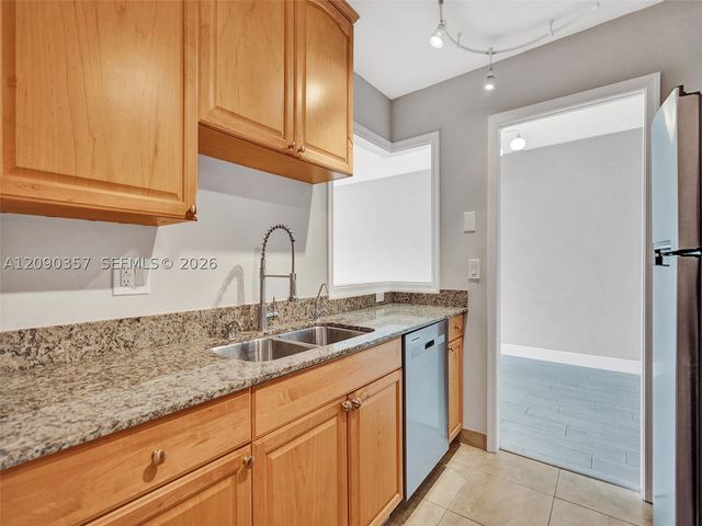 400 N Riverside Dr 303, Pompano Beach, FL 33062