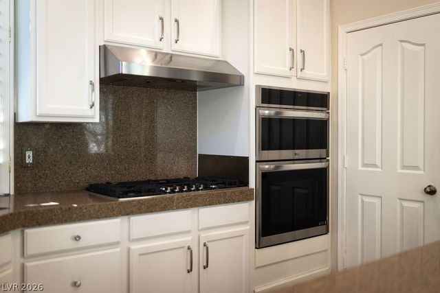 1320 Elk River Circle, Las Vegas, NV 89134