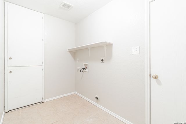 5743 Lovett Oaks, San Antonio, TX 78218