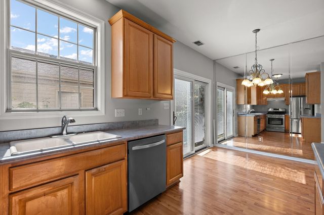 2896 Cambridge Way, Highland, IN 46322