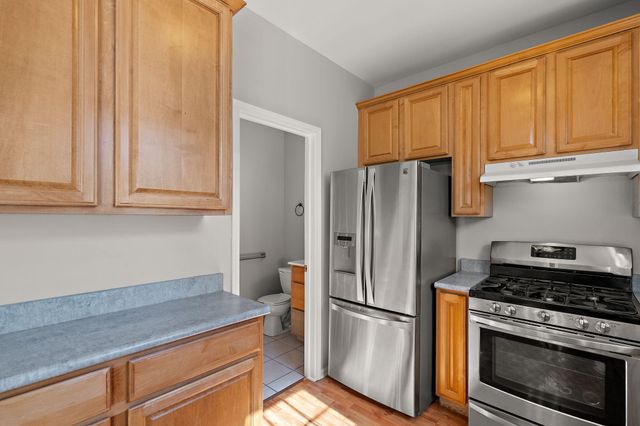 2896 Cambridge Way, Highland, IN 46322