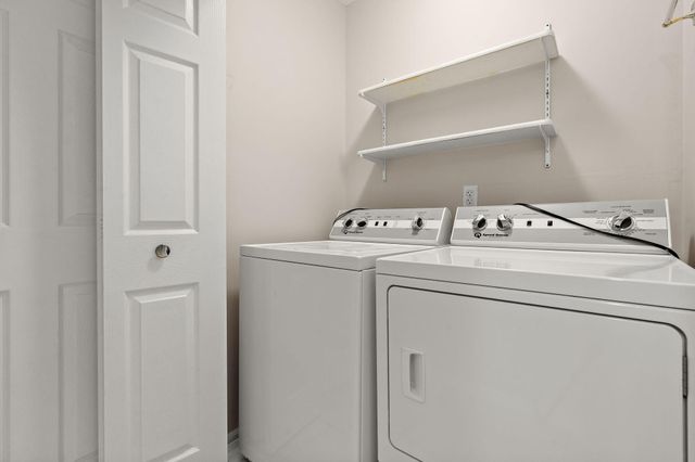 2896 Cambridge Way, Highland, IN 46322