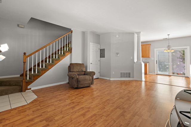 2896 Cambridge Way, Highland, IN 46322