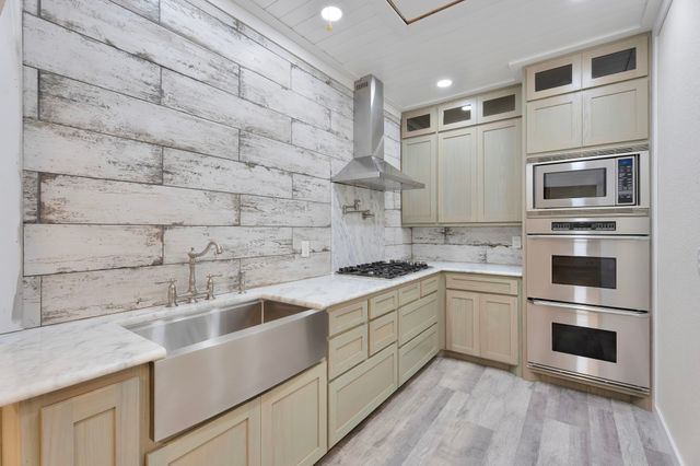 3709 Winding Way, Granbury, TX 76049