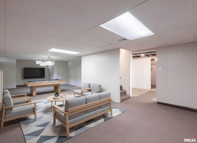 1328 N 11TH Street, Pekin, IL 61554