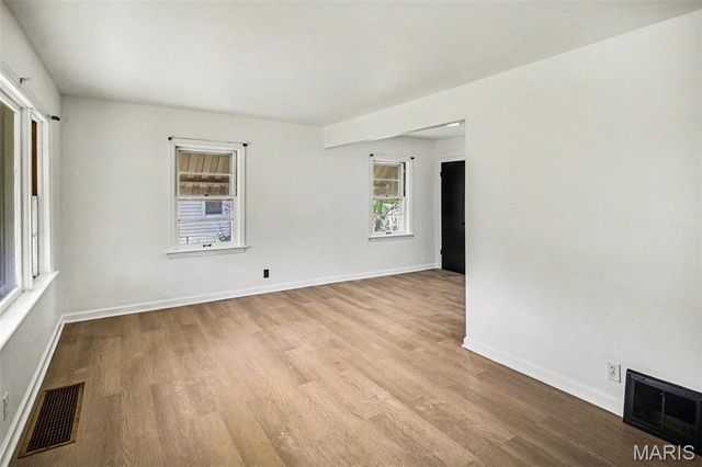 10205 Saint Daniel Lane, St Ann, MO 63074