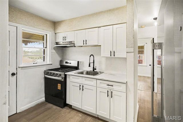10205 Saint Daniel Lane, St Ann, MO 63074