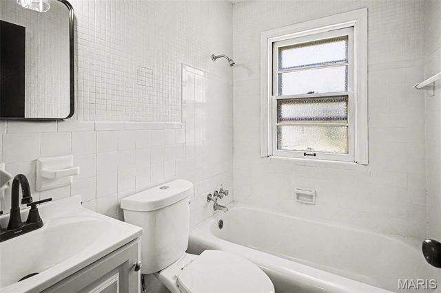 10205 Saint Daniel Lane, St Ann, MO 63074