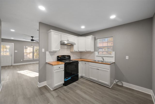 702 E 1st Avenue, Corsicana, TX 75110