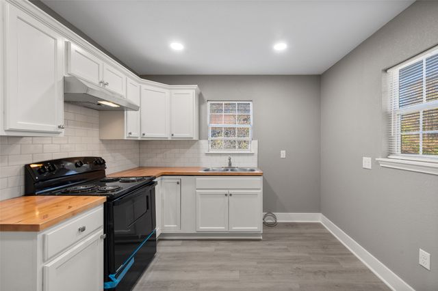 702 E 1st Avenue, Corsicana, TX 75110