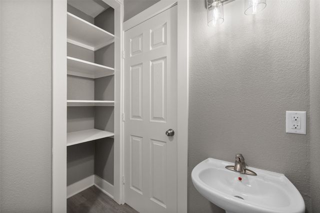 702 E 1st Avenue, Corsicana, TX 75110