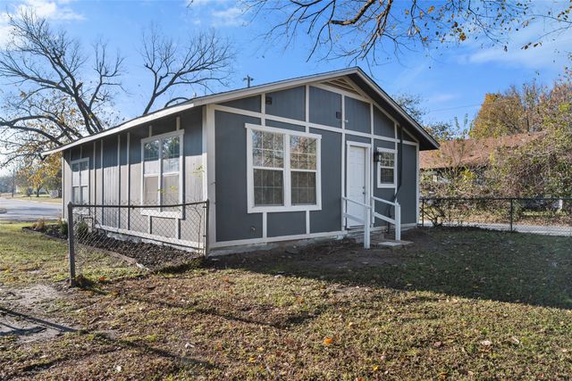 702 E 1st Avenue, Corsicana, TX 75110
