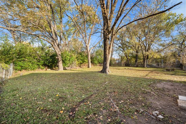 702 E 1st Avenue, Corsicana, TX 75110