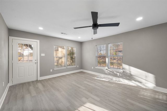 702 E 1st Avenue, Corsicana, TX 75110