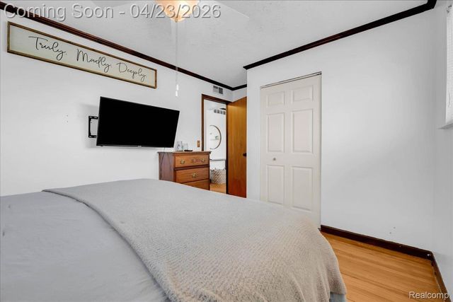4663 Mayfair Street, Dearborn Heights, MI 48125