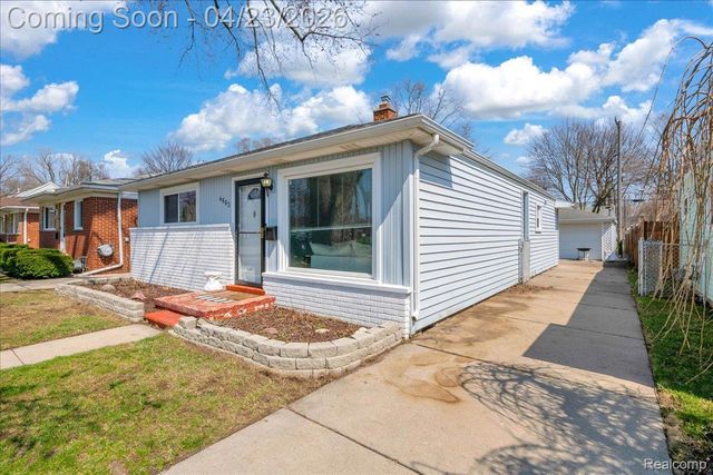4663 Mayfair Street, Dearborn Heights, MI 48125