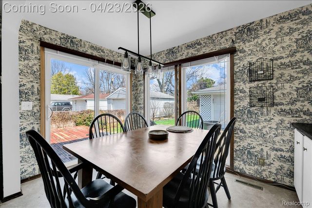 4663 Mayfair Street, Dearborn Heights, MI 48125