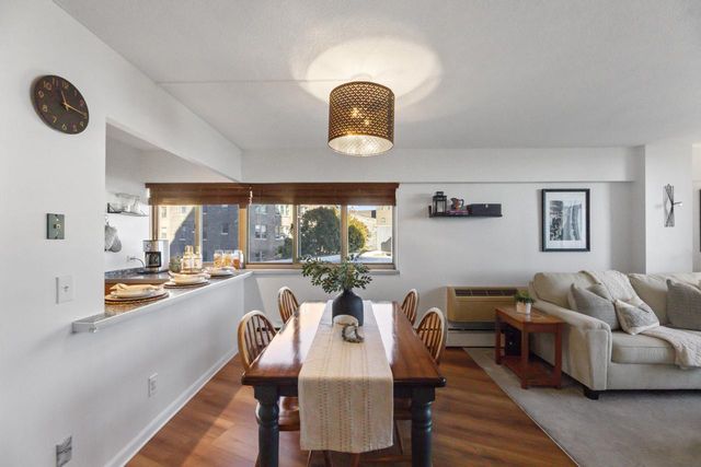 1919 N Summit AVENUE #4A, Milwaukee, WI 53202