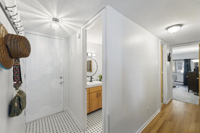 1919 N Summit AVENUE #4A, Milwaukee, WI 53202