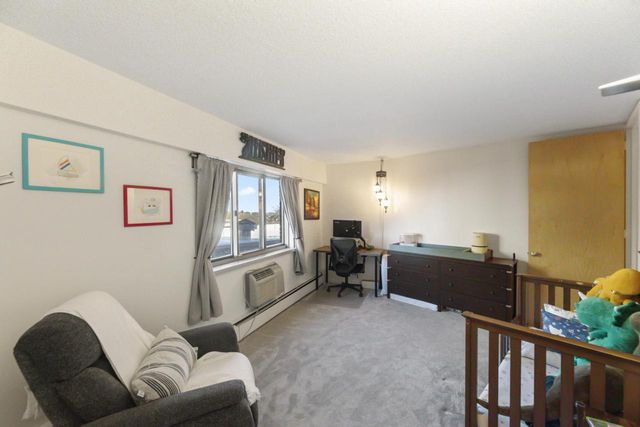 1919 N Summit AVENUE #4A, Milwaukee, WI 53202