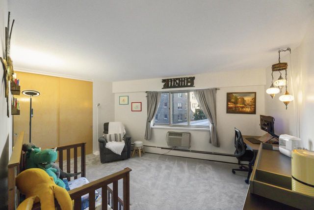 1919 N Summit AVENUE #4A, Milwaukee, WI 53202