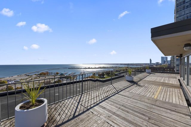 1919 N Summit AVENUE #4A, Milwaukee, WI 53202