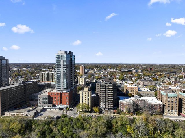 1919 N Summit AVENUE #4A, Milwaukee, WI 53202