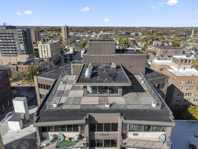 1919 N Summit AVENUE #4A, Milwaukee, WI 53202