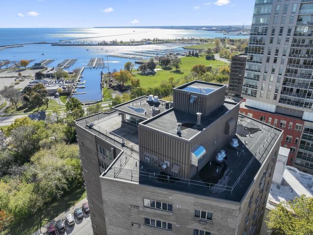 1919 N Summit AVENUE #4A, Milwaukee, WI 53202