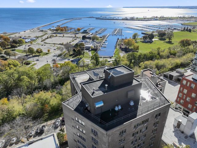 1919 N Summit AVENUE #4A, Milwaukee, WI 53202