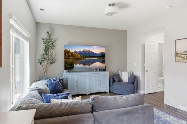 1853 W 2300 S, Woods Cross, UT 84087