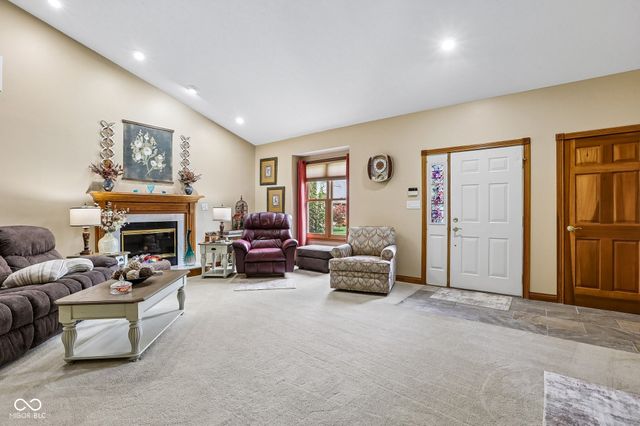 8936 Stonegate Way A, Indianapolis, IN 46227