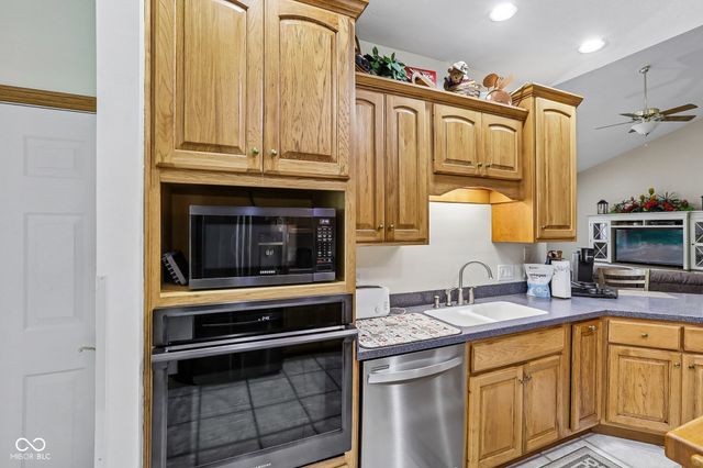 8936 Stonegate Way A, Indianapolis, IN 46227