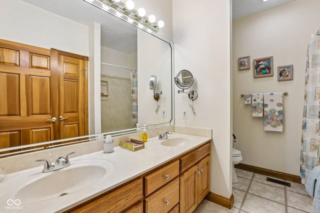 8936 Stonegate Way A, Indianapolis, IN 46227