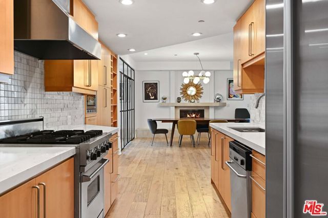 1521 Greenfield Avenue 305, Los Angeles, CA 90025